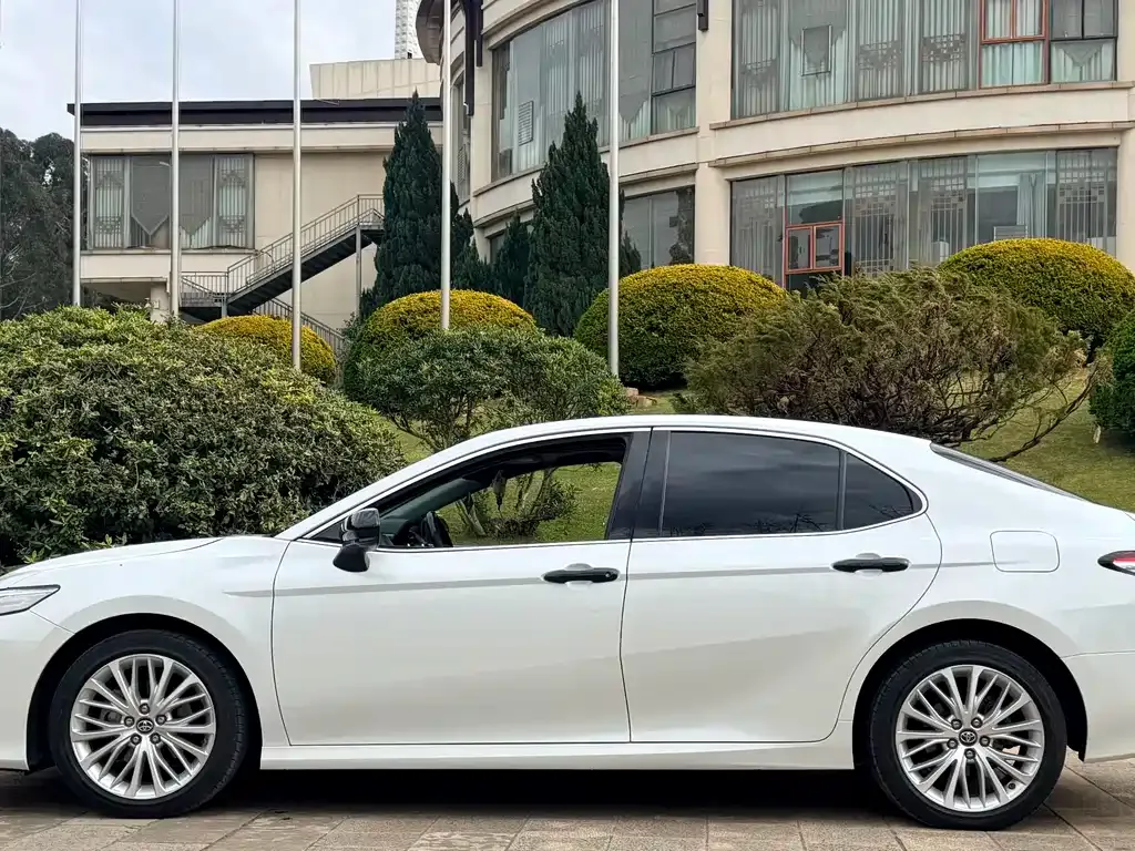Toyota Camry 2021 из CN, фото 8