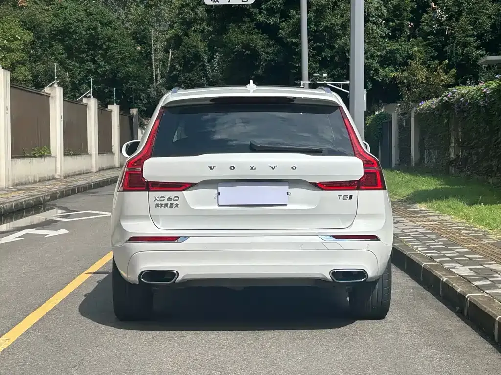 Volvo XC60 2021 из CN, фото 8