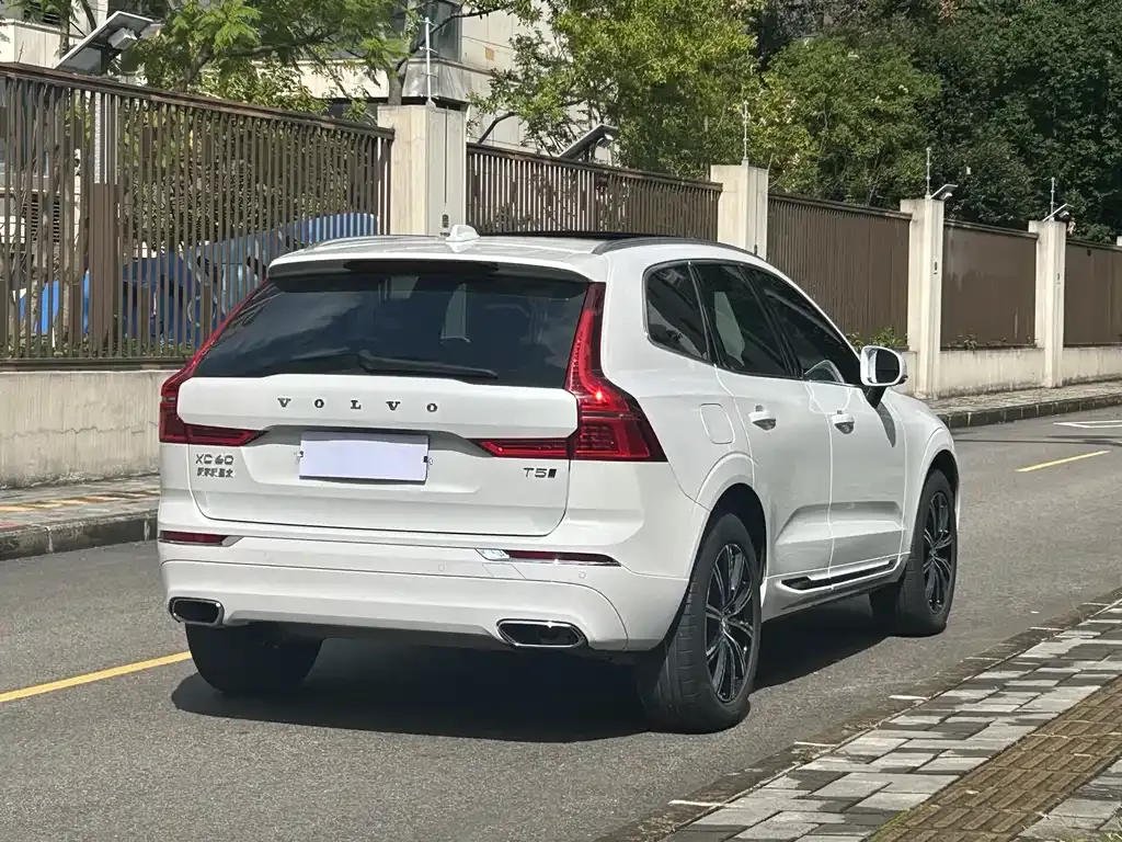Volvo XC60 2021 из CN, фото 4