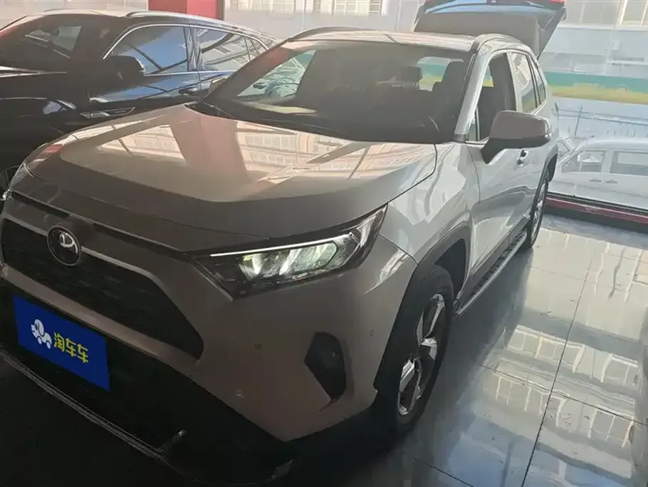 Toyota RAV4 2021 из CN, фото 1