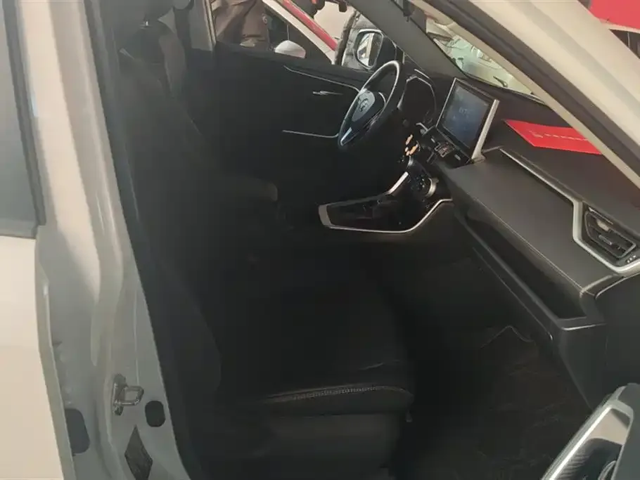 Toyota RAV4 2021 из CN, фото 8