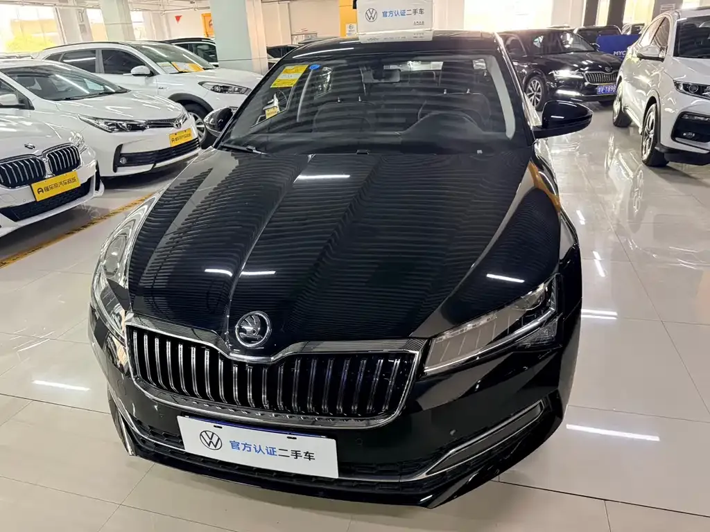 Skoda Superb — фото 2