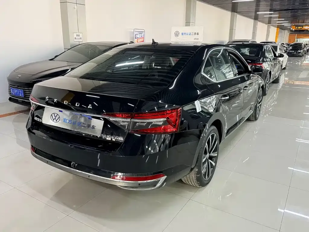 Skoda Superb — фото 4