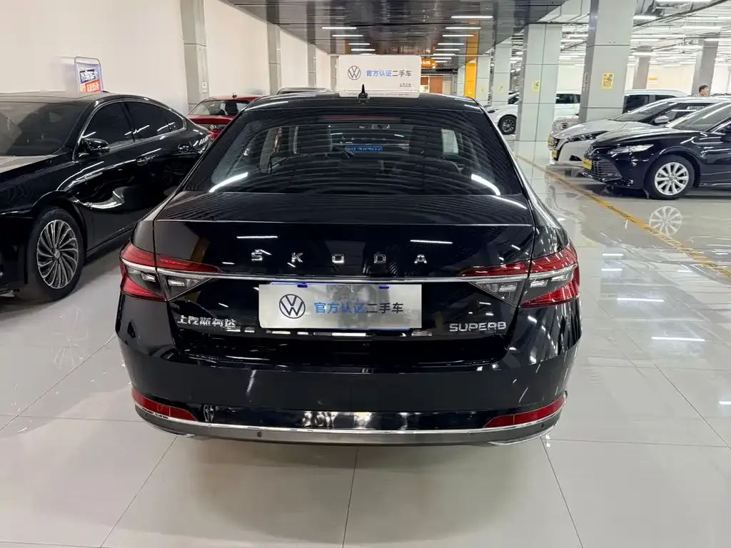 Skoda Superb — фото 5