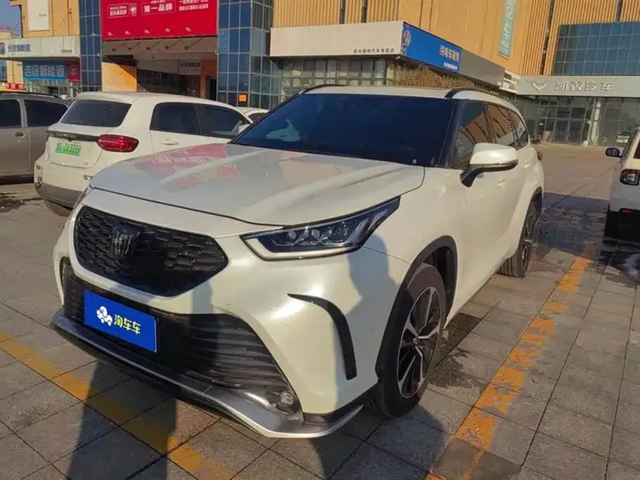Toyota Crown Kluger 2022 из CN, фото 1