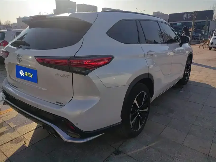 Toyota Crown Kluger 2022 из CN, фото 5
