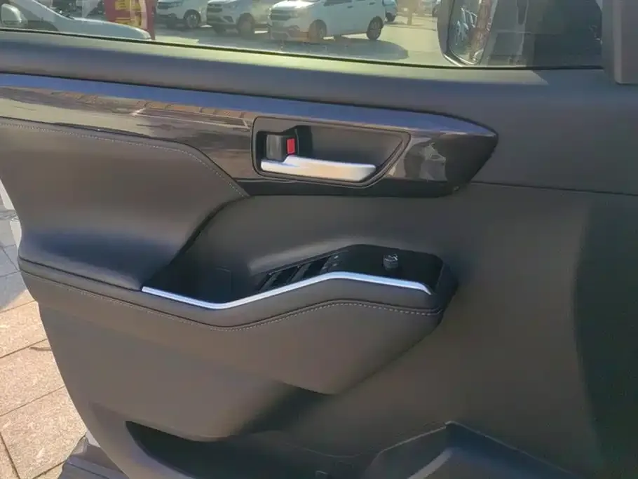 Toyota Crown Kluger 2022 из CN, фото 7