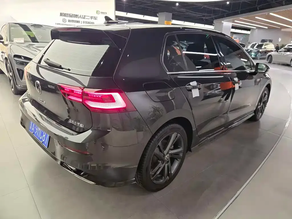 Volkswagen Golf 2022 из CN, фото 7