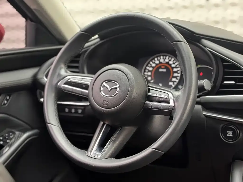 Mazda 3 Axela 2021 из CN, фото 2