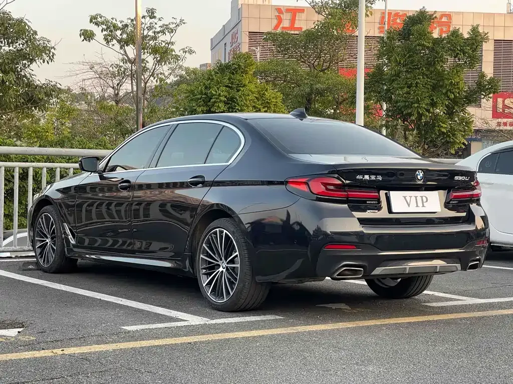 BMW 5 Series — фото 4