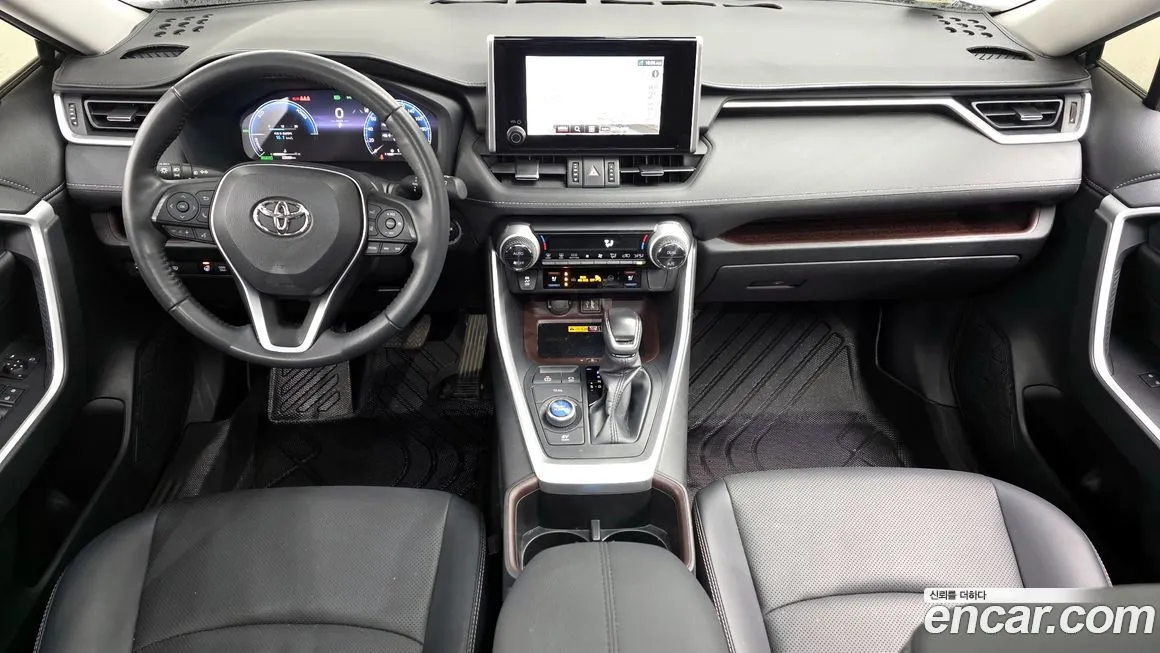 Toyota RAV4 — фото 7