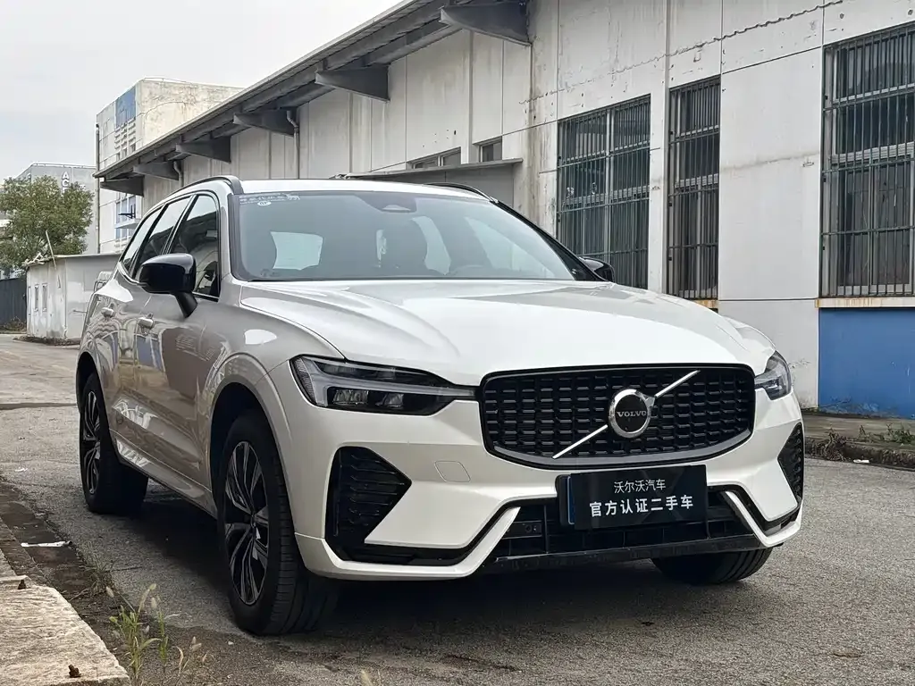 Volvo XC60 — фото 2