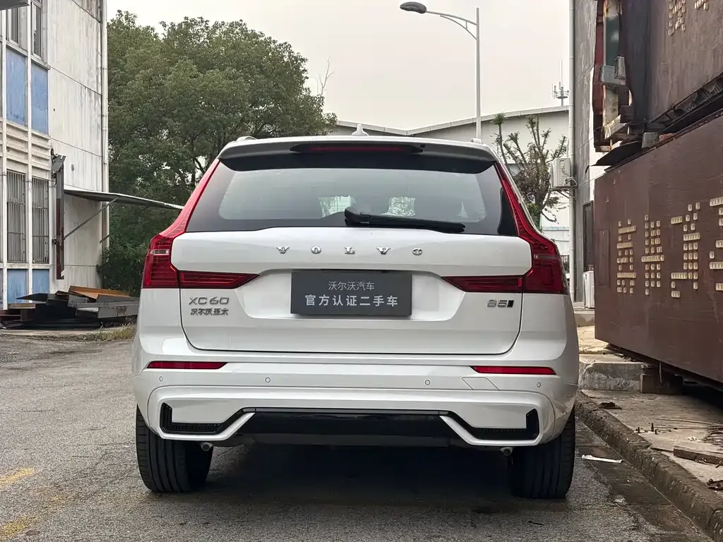 Volvo XC60 — фото 3