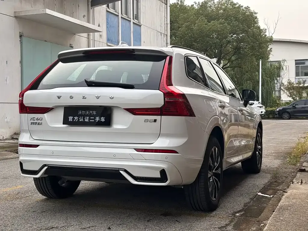 Volvo XC60 — фото 6