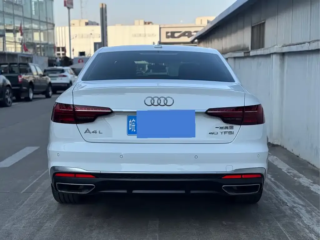 Audi A4L 2021 из CN, фото 2
