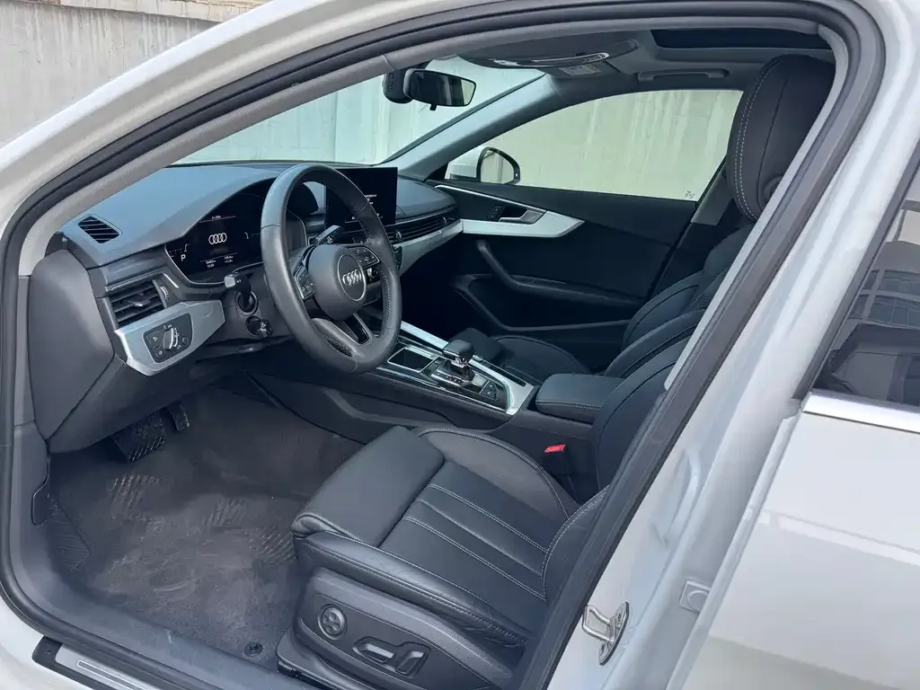 Audi A4L 2021 из CN, фото 9
