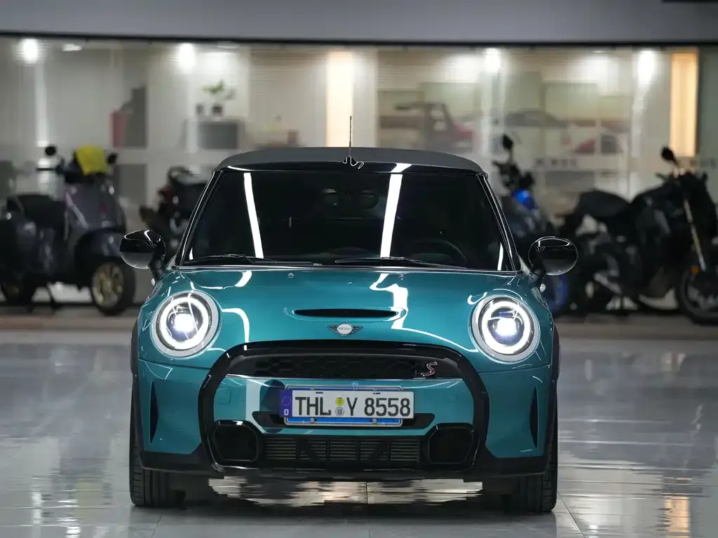MINI Cooper (3-door) 2023 из CN, фото 8