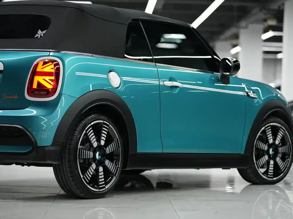 MINI Cooper (3-door) 2023 из CN, фото 9