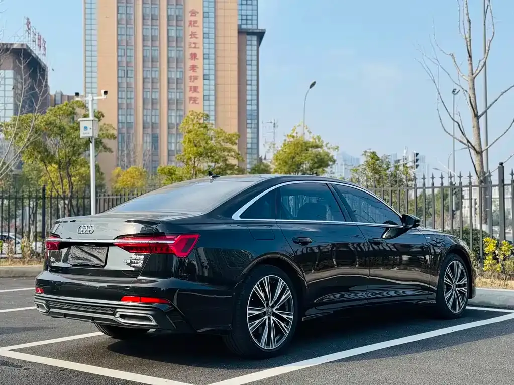 Audi A6L — фото 9