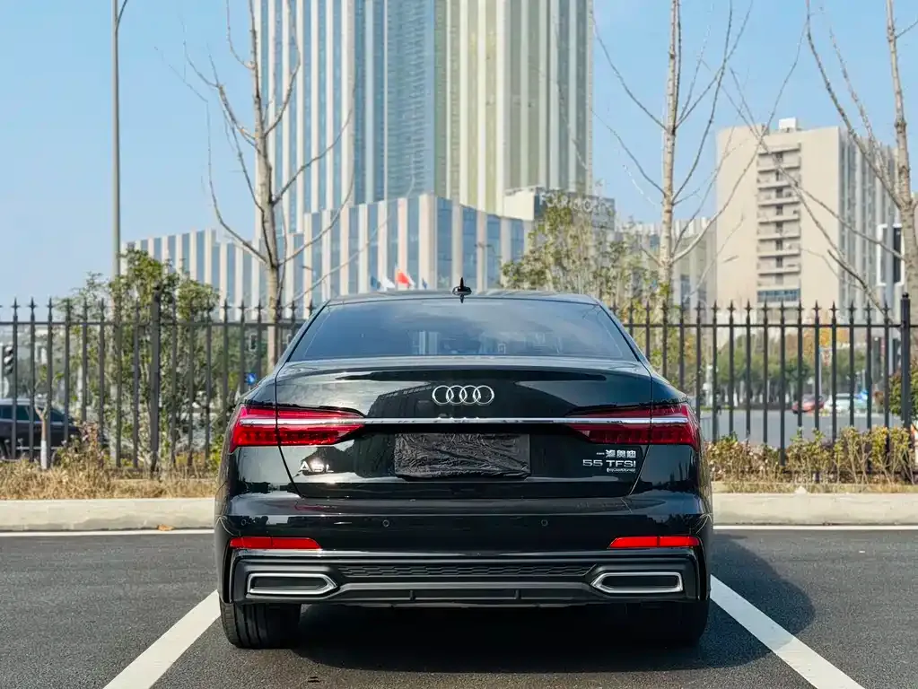 Audi A6L — фото 7