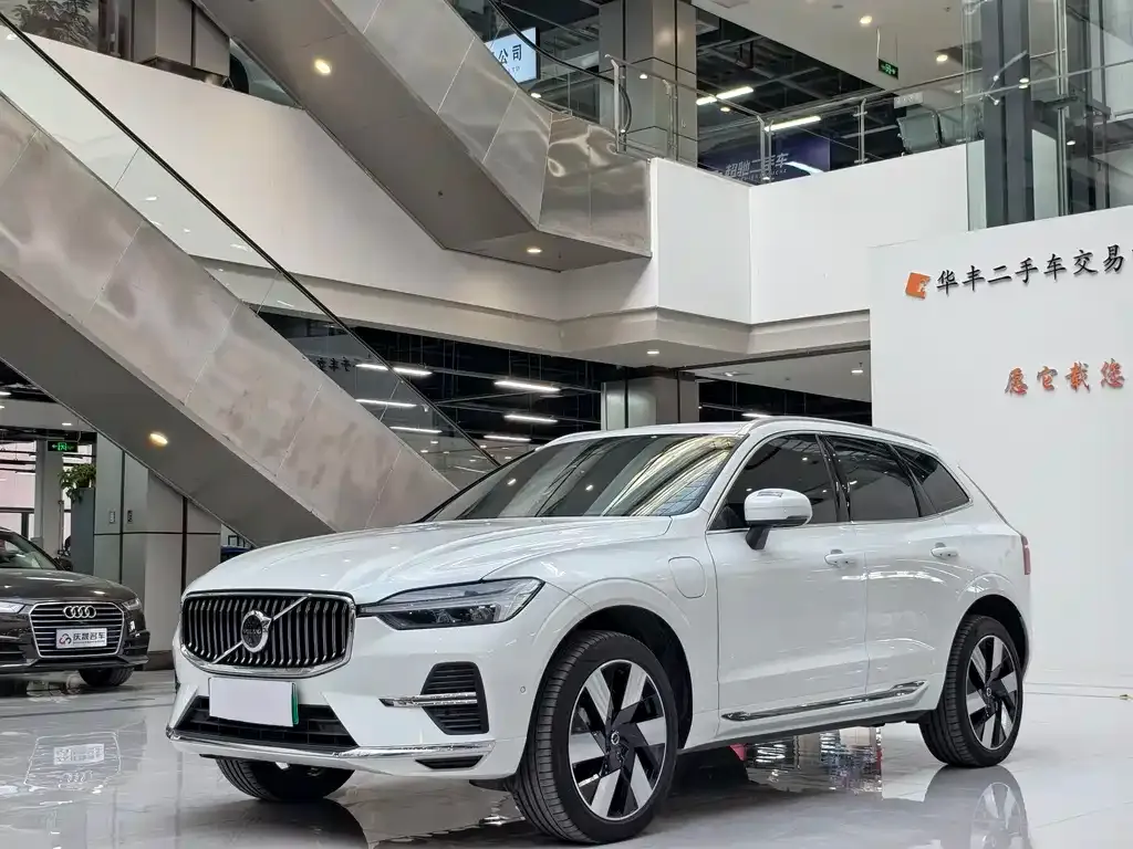 Volvo XC60 PHEV 2025 из CN, фото 1