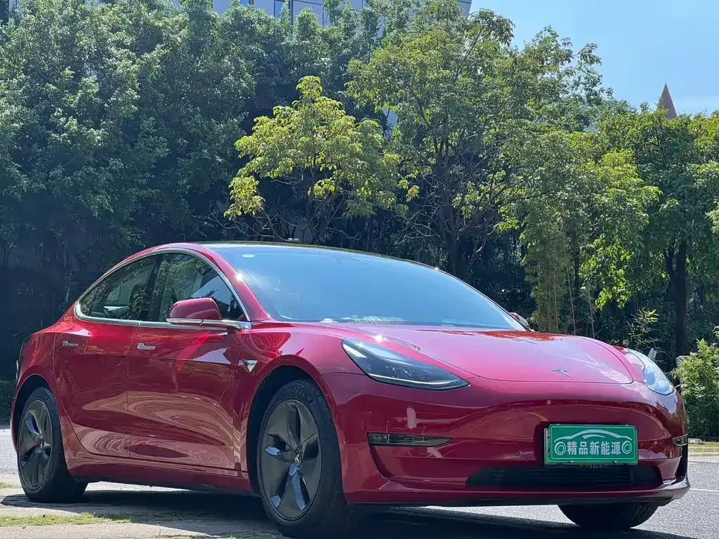 Tesla Model 3 — фото 5