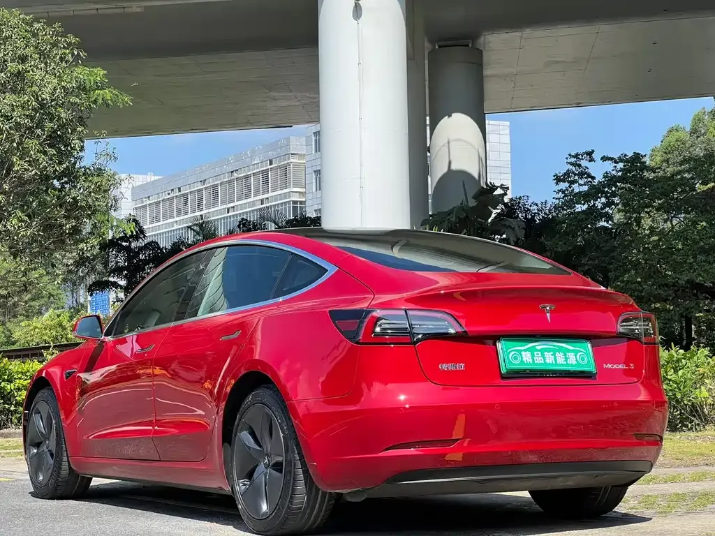 Tesla Model 3 — фото 7