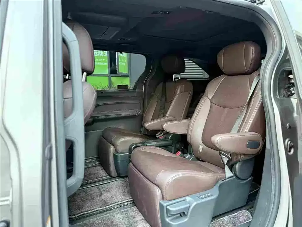 Toyota Sienna 2022 из CN, фото 6