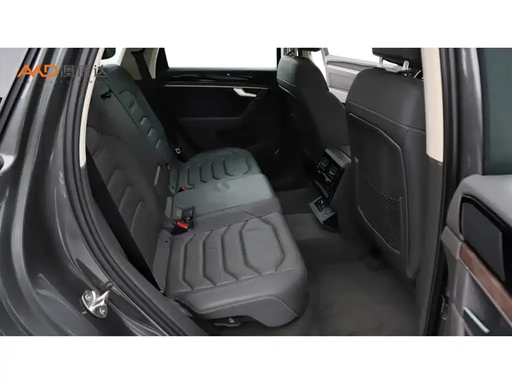 Volkswagen Touareg 2021 из CN, фото 8