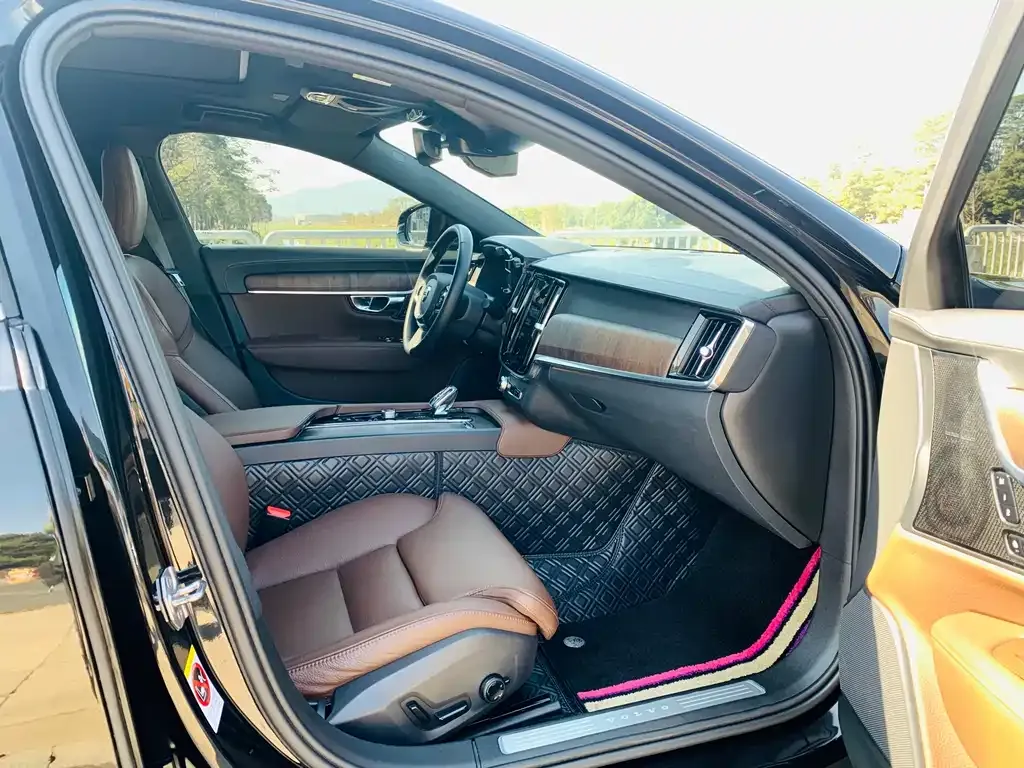 Volvo S90 2021 из CN, фото 5