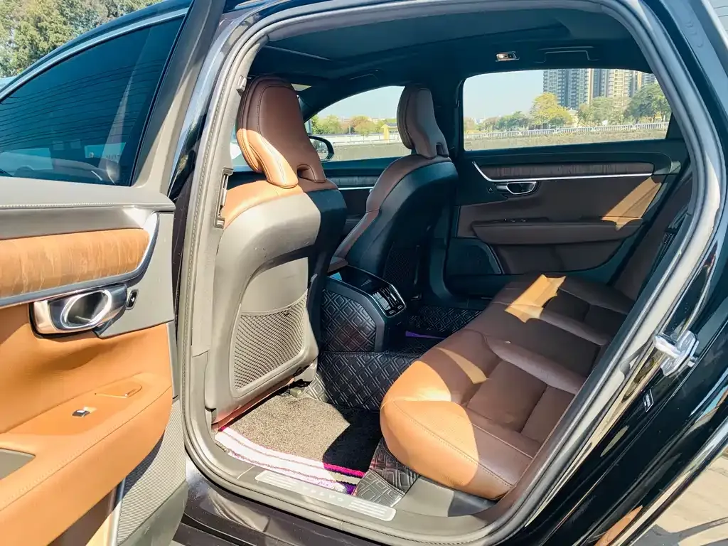 Volvo S90 2021 из CN, фото 3