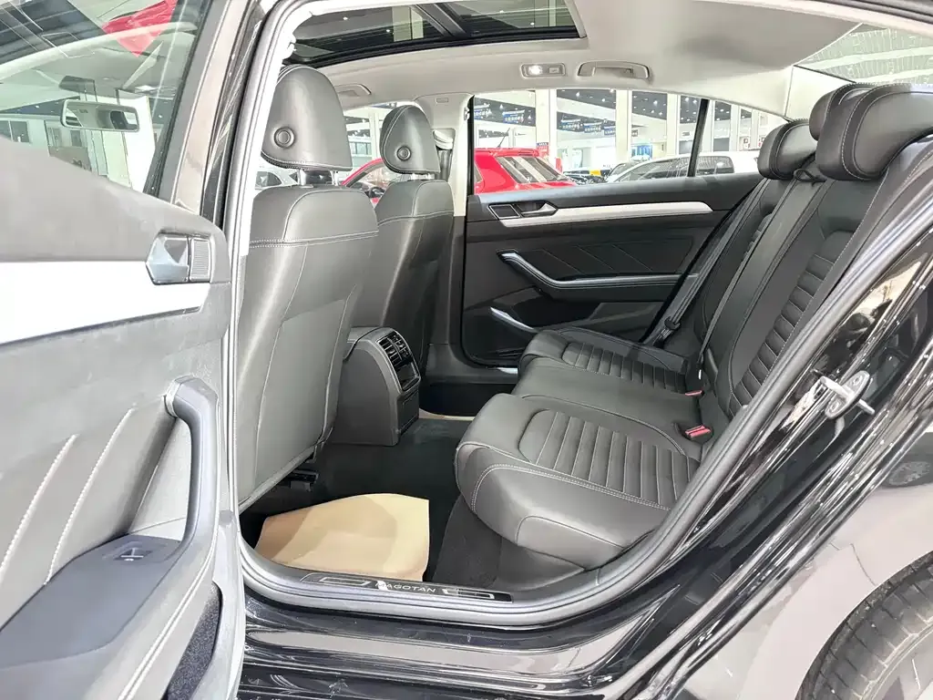 Volkswagen Magotan 2025 из CN, фото 3