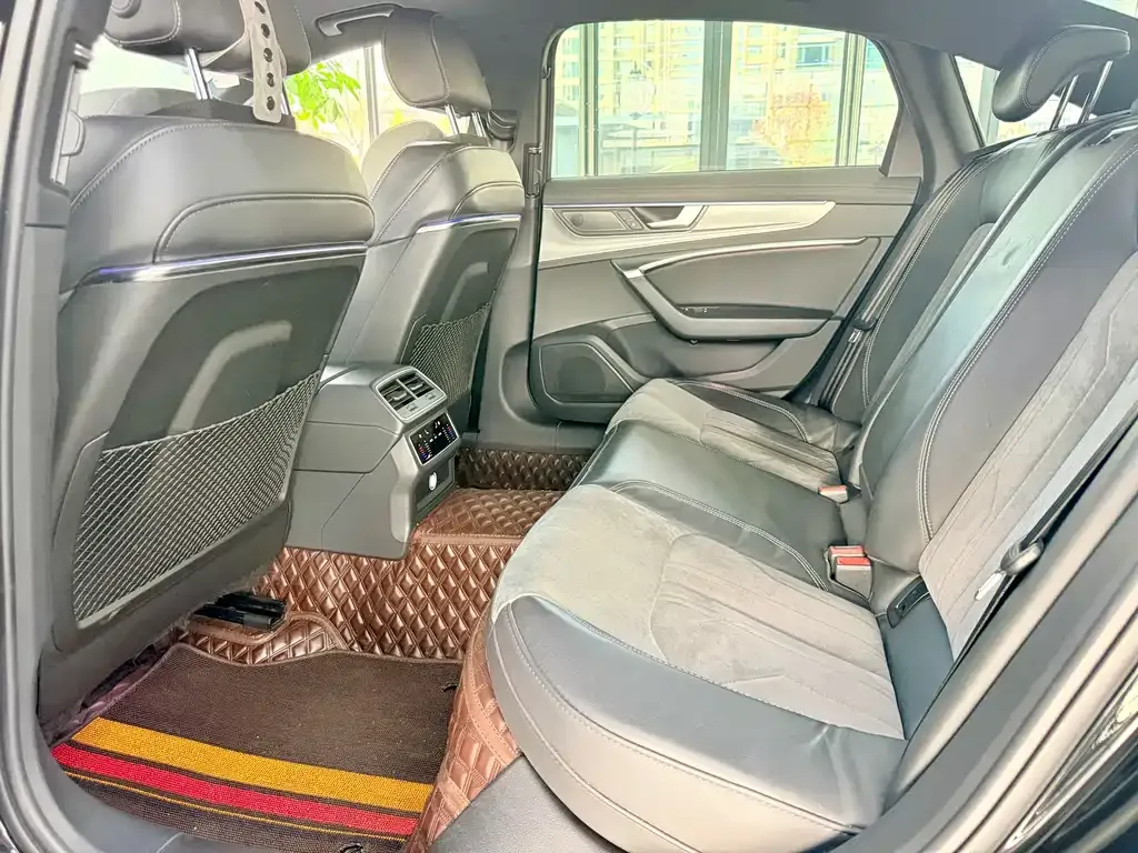 Audi A6L 2022 из CN, фото 10