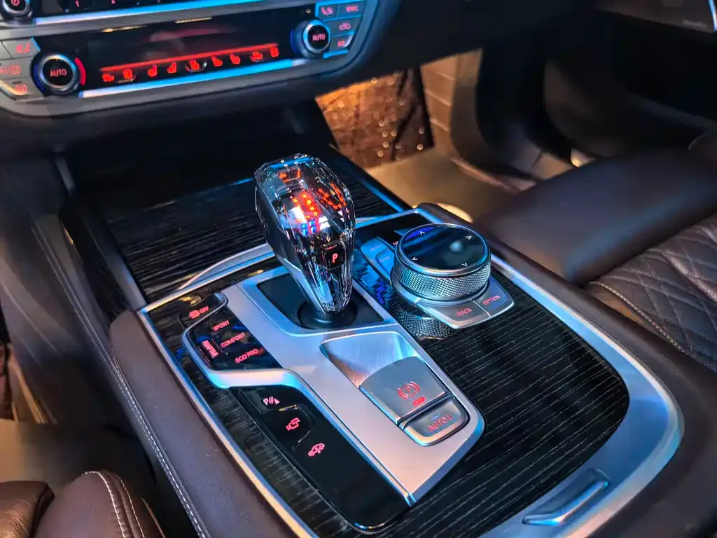 BMW 7 Series 2021 из CN, фото 7