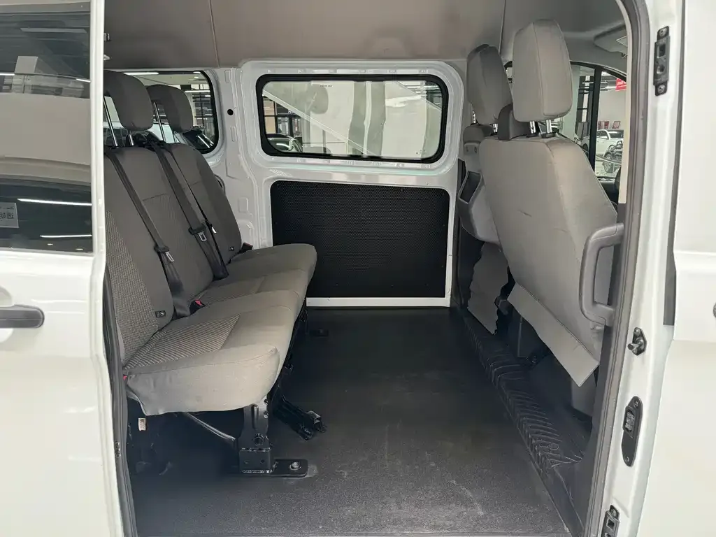 Ford Transit 2022 из CN, фото 8