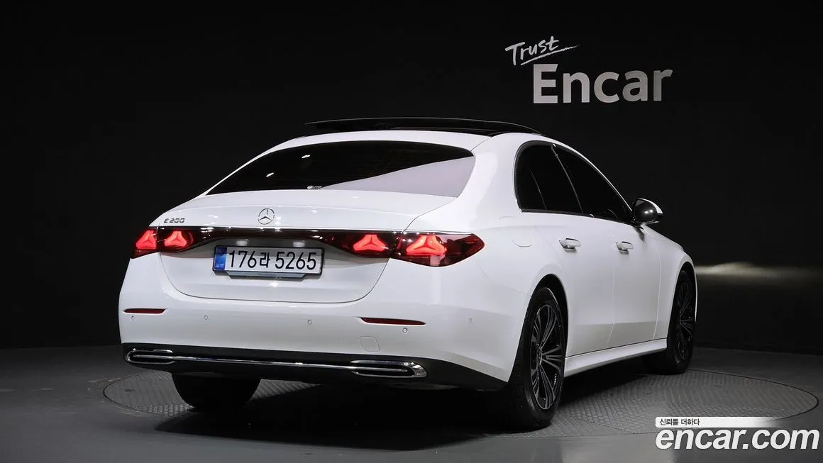 Mercedes-Benz E-Class 2025 из KR, фото 2