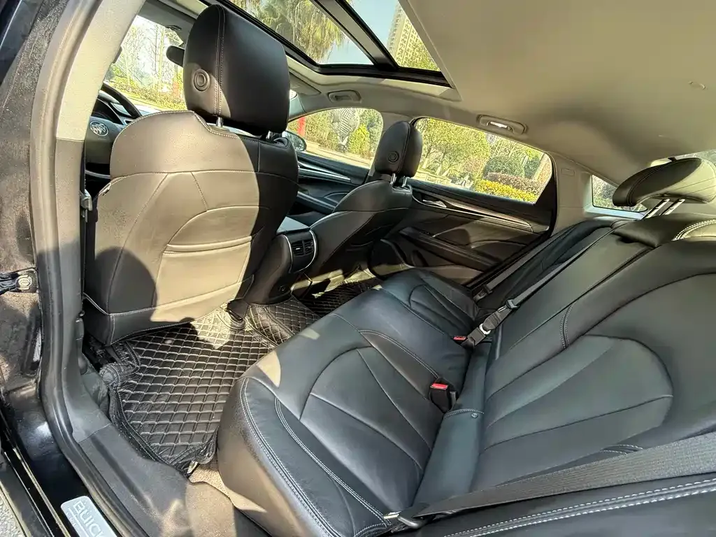 Buick LaCrosse 2022 из CN, фото 2
