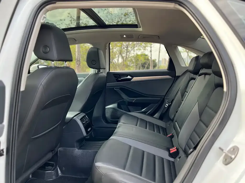 Volkswagen Sagitar 2022 из CN, фото 8