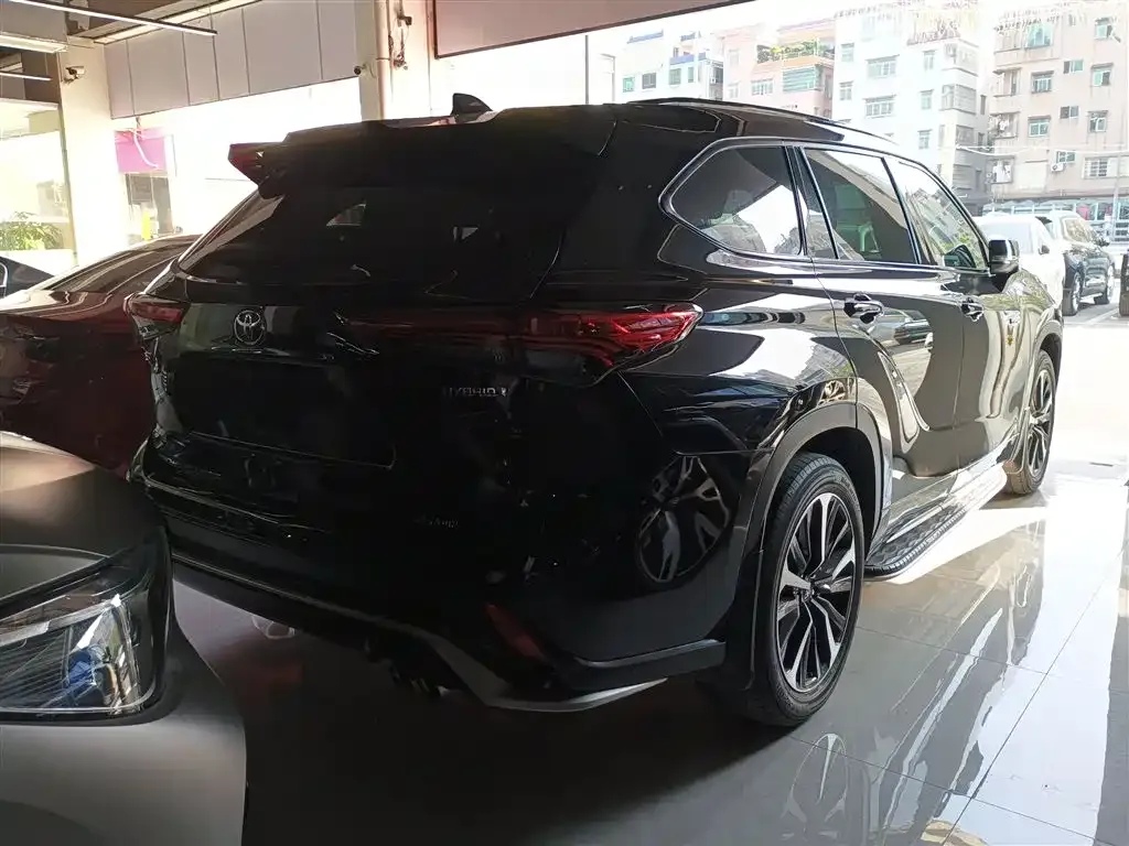 Toyota Crown Kluger 2022 из CN, фото 4
