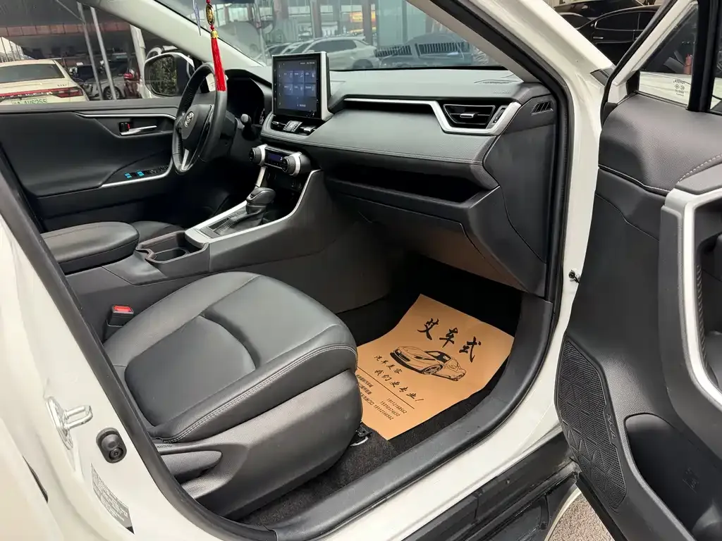 Toyota RAV4 2021 из CN, фото 5