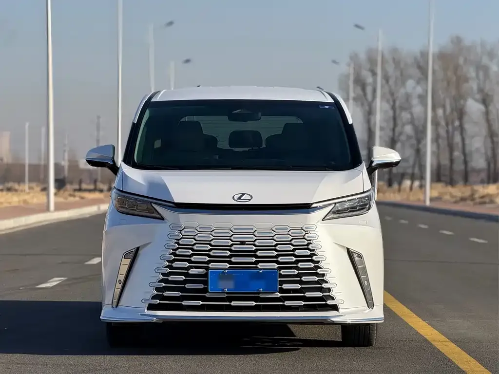 Lexus LM 2024 из CN, фото 2