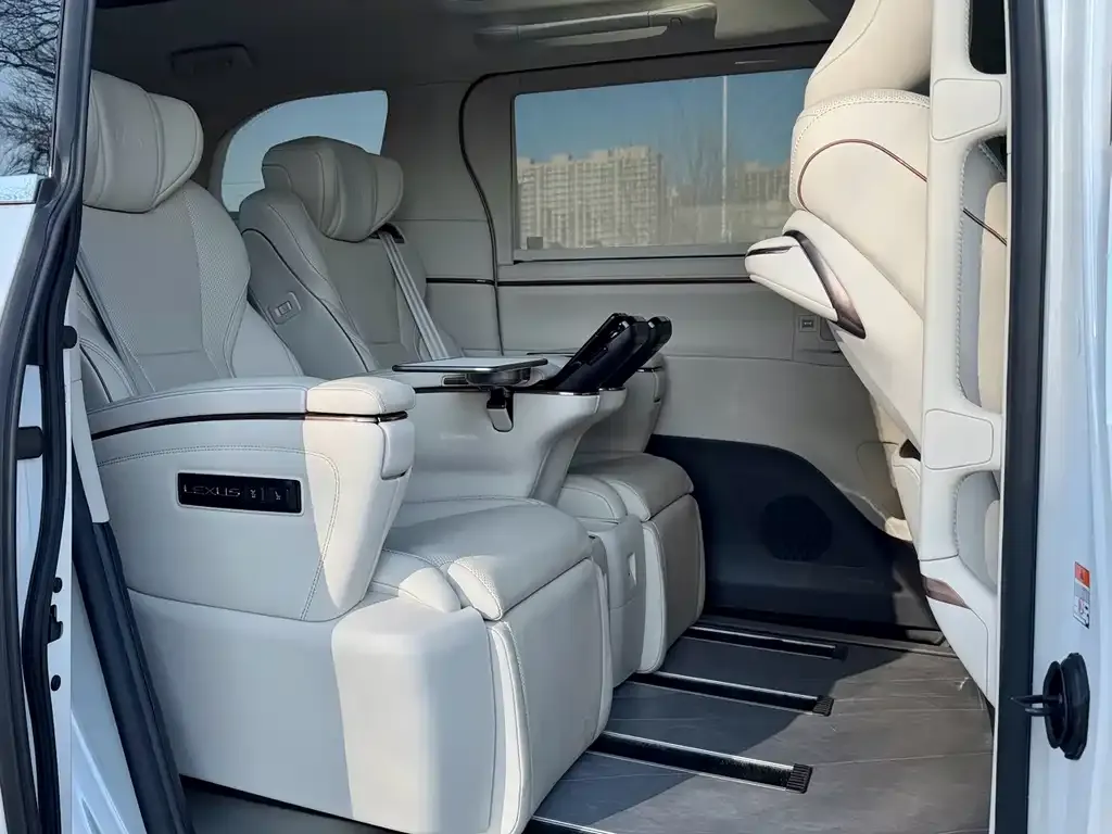 Lexus LM 2024 из CN, фото 6