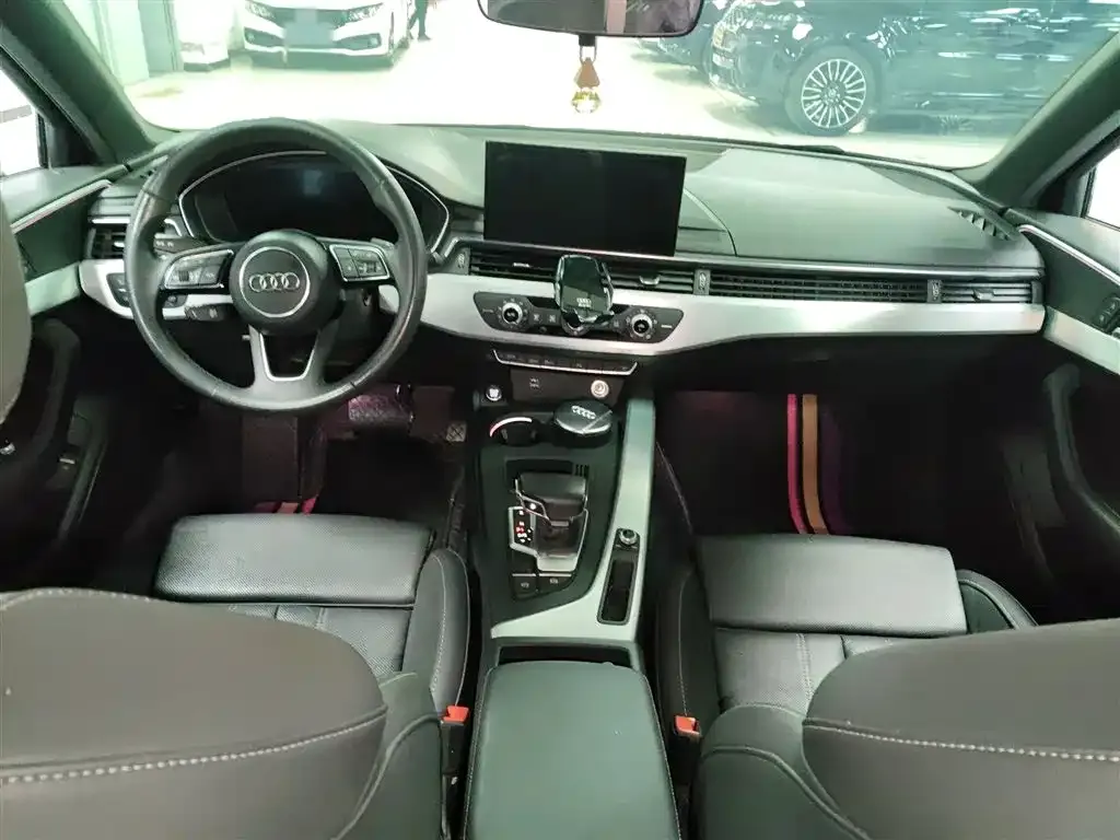 Audi A4L 2021 из CN, фото 10