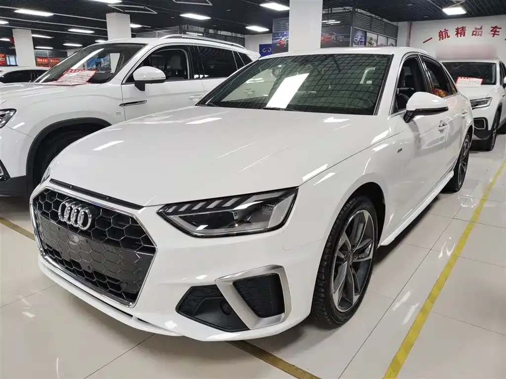 Audi A4L 2021 из CN, фото 2