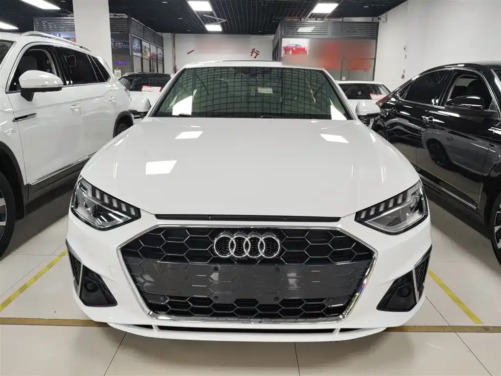 Audi A4L 2021 из CN, фото 3