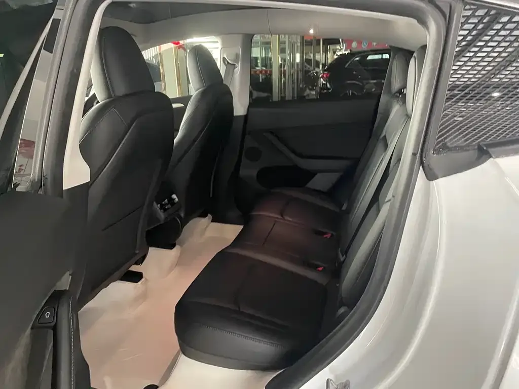 Tesla Model Y 2024 из CN, фото 3