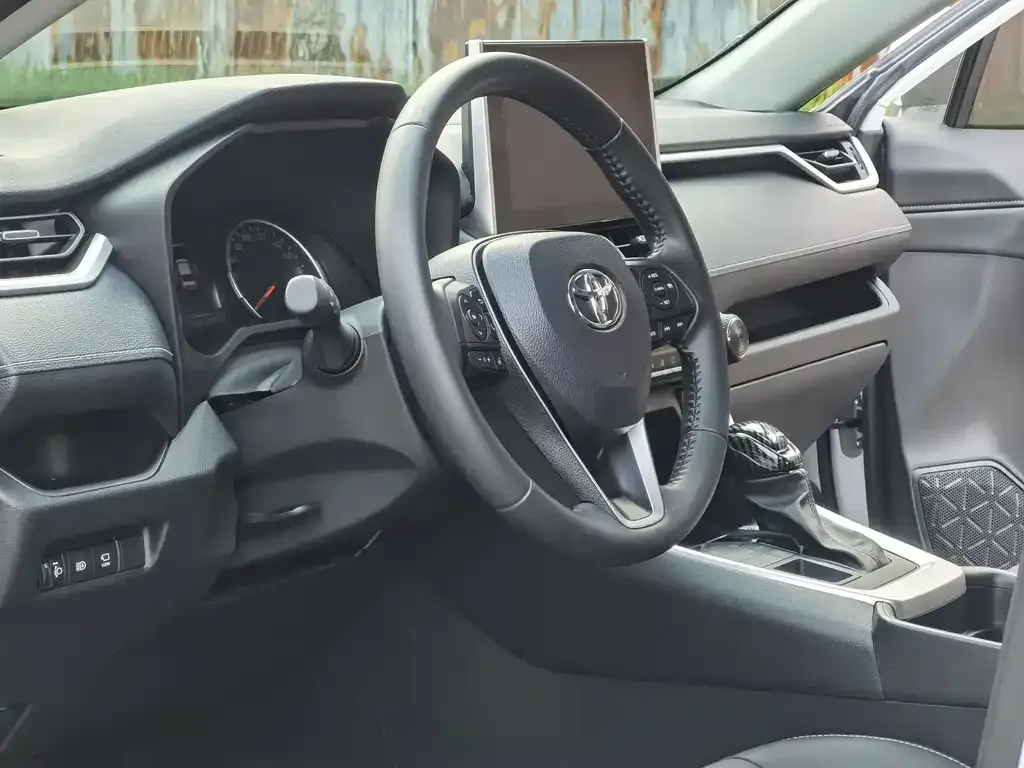 Toyota Wildlander 2023 из CN, фото 6