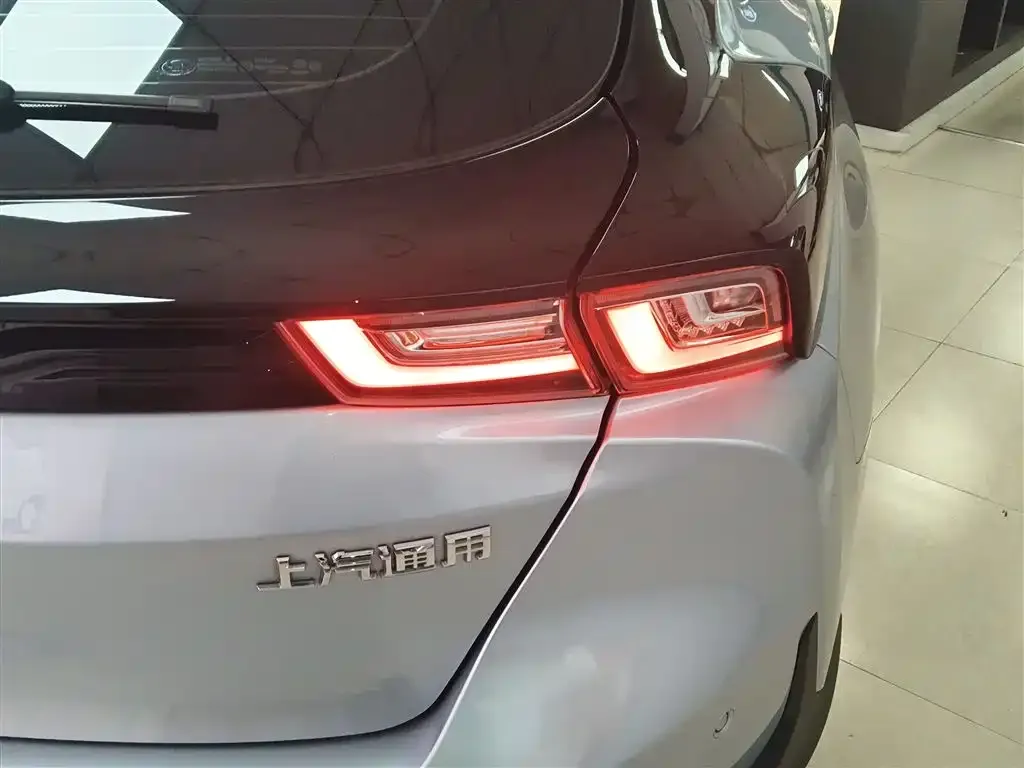 Chevrolet Menlo 2024 из CN, фото 8