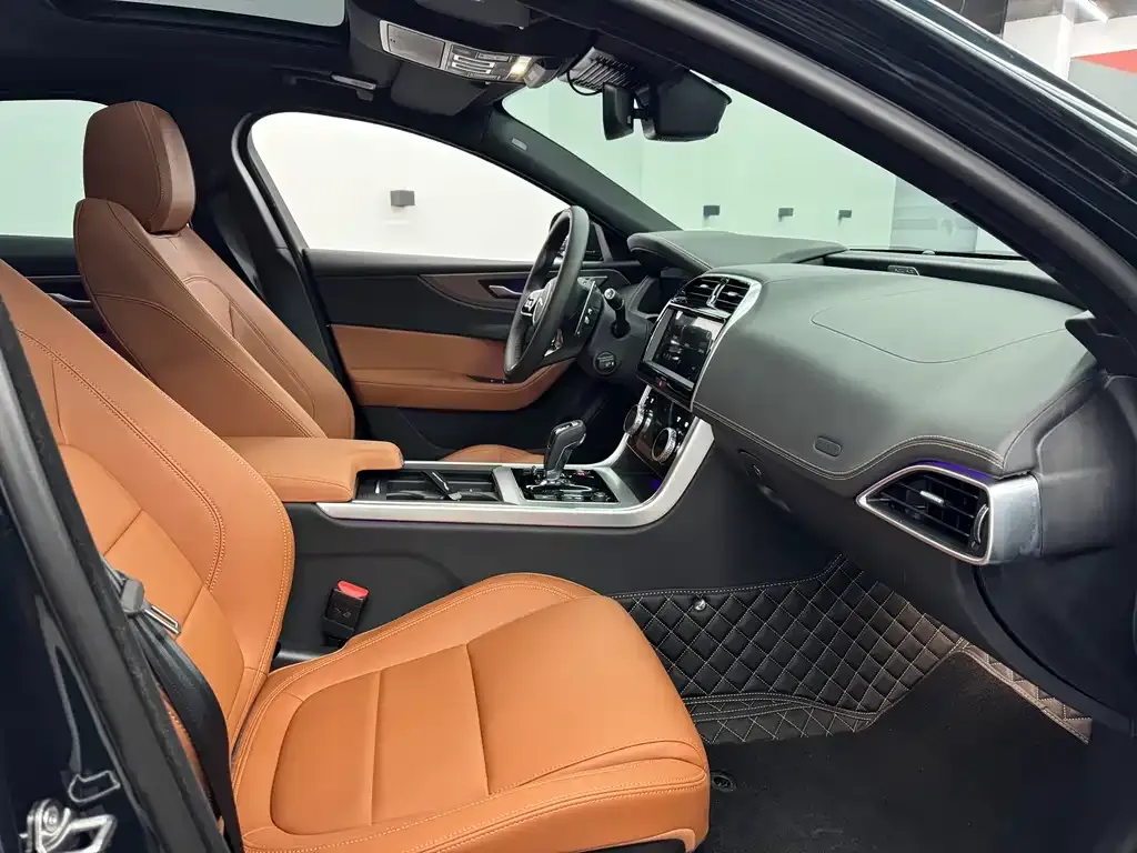 Jaguar XEL 2025 из CN, фото 10