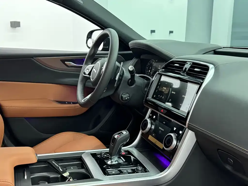 Jaguar XEL 2025 из CN, фото 8